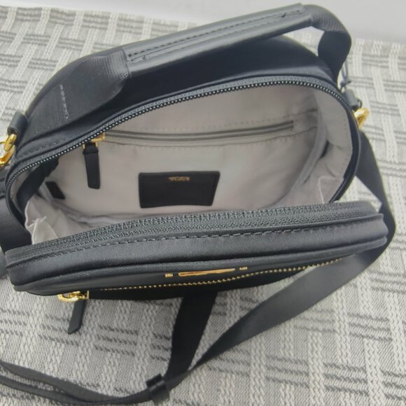 NWT Tumi Voyageur Women's Compact Crossbody Bag | Lightweight Round Purse - Picture 7 of 7